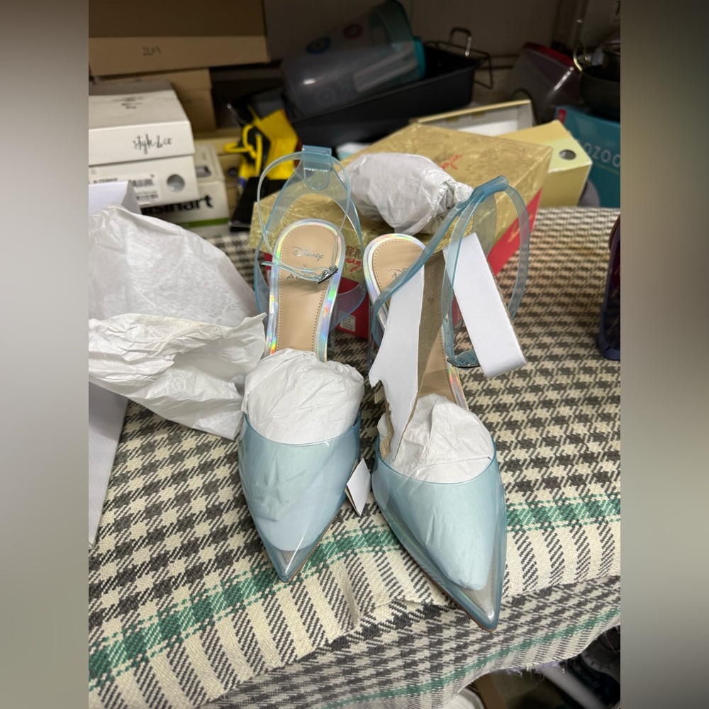 NIB Aldo x Disney Cinderella Glass Slipper Heels Size 8 - Picture 6 of 7